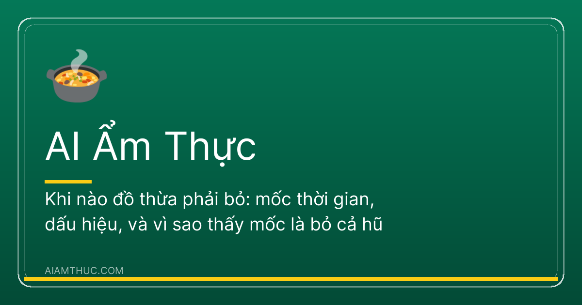 Ngăn tủ lạnh với các hộp đồ ăn có dán nhãn ngày, xếp gọn gàng